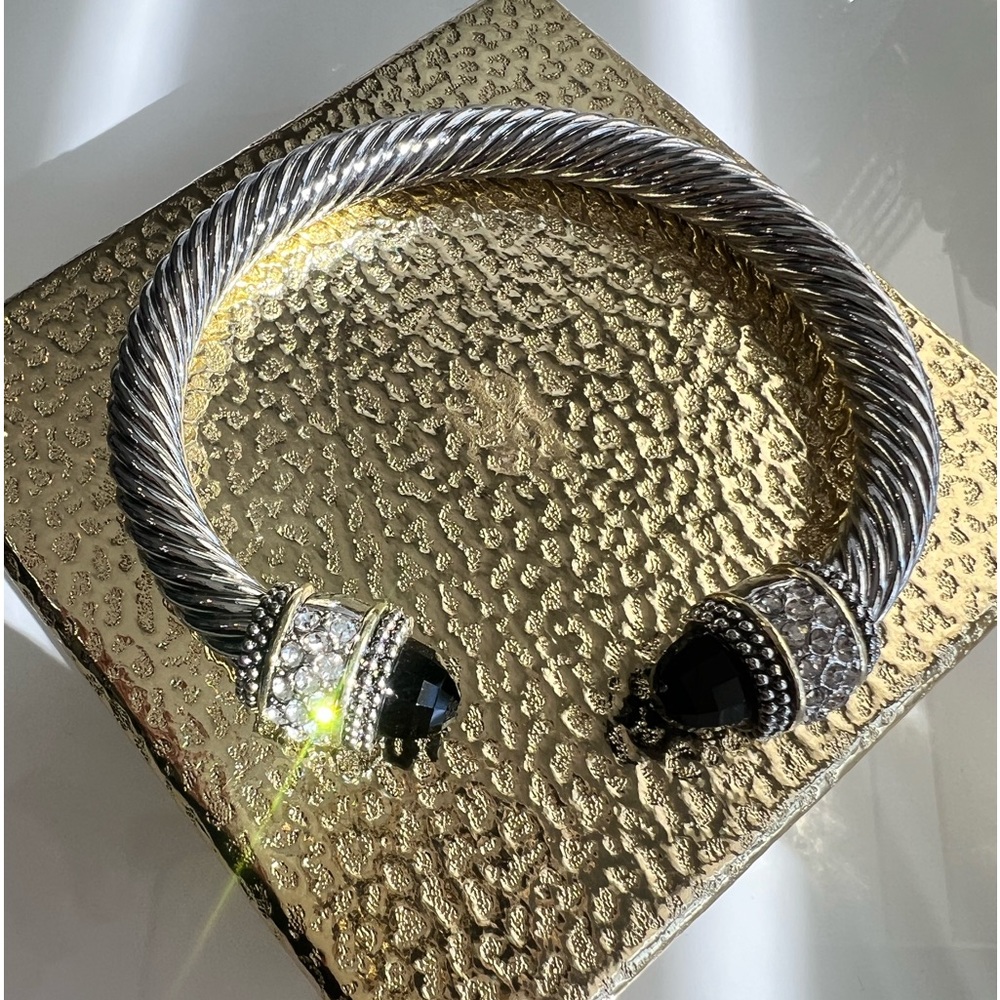 FASHION JEWELRY BANGLE BRACELET BRAND NEW